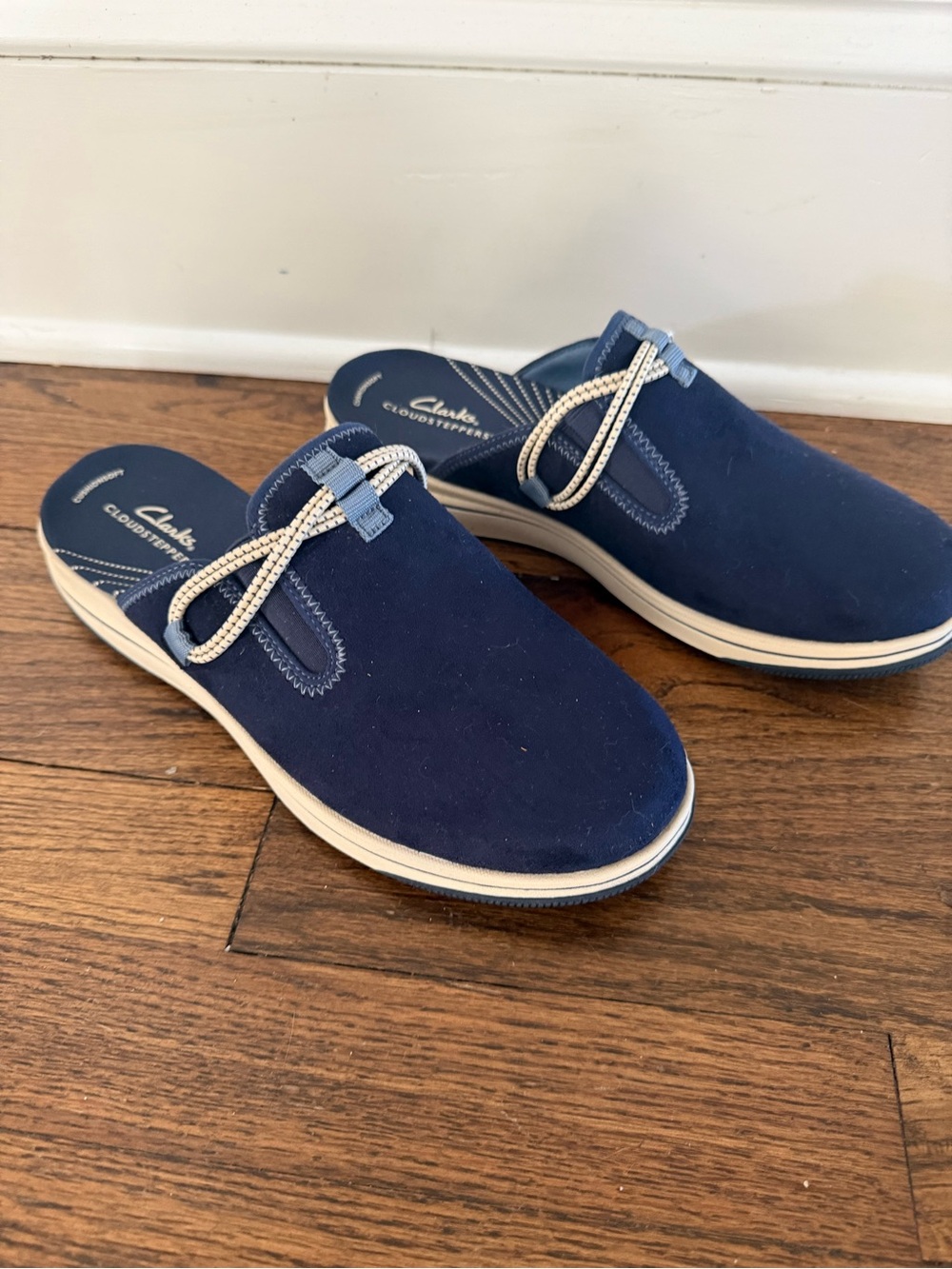 Clarks women’s slip on mule size 9 W